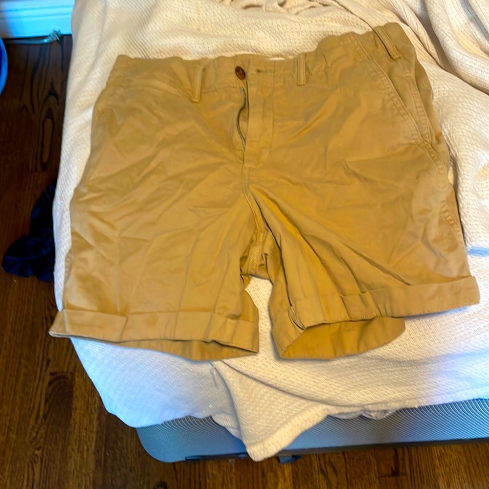 Selling khaki shorts size 6 . Very comfy for spring or summer days